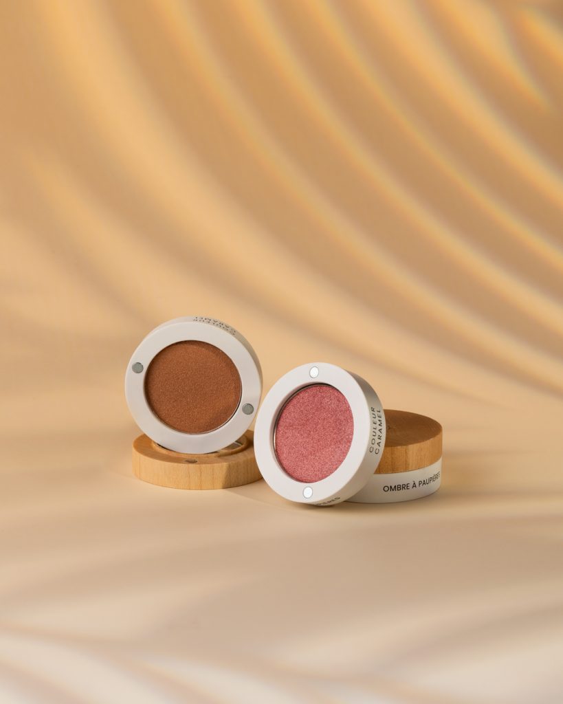 Gamme cosmétique sur fond beige